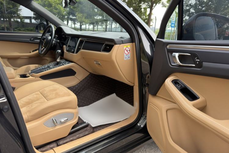 Used Porsche Macan 2017 Macan 2.0T Interior 6