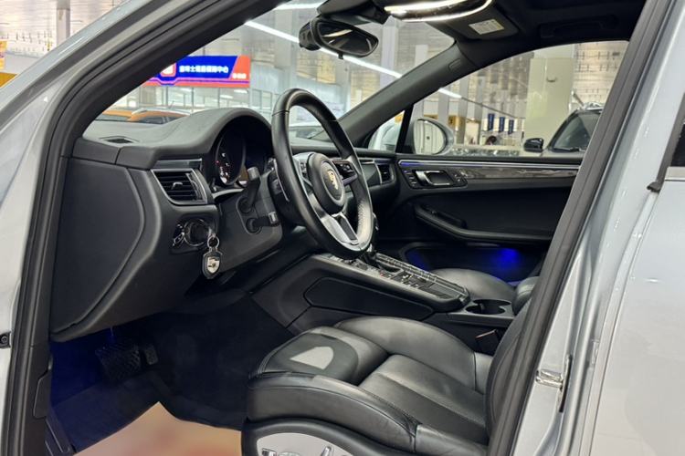 Used Porsche Macan 2017 Macan 2.0T Interior 8