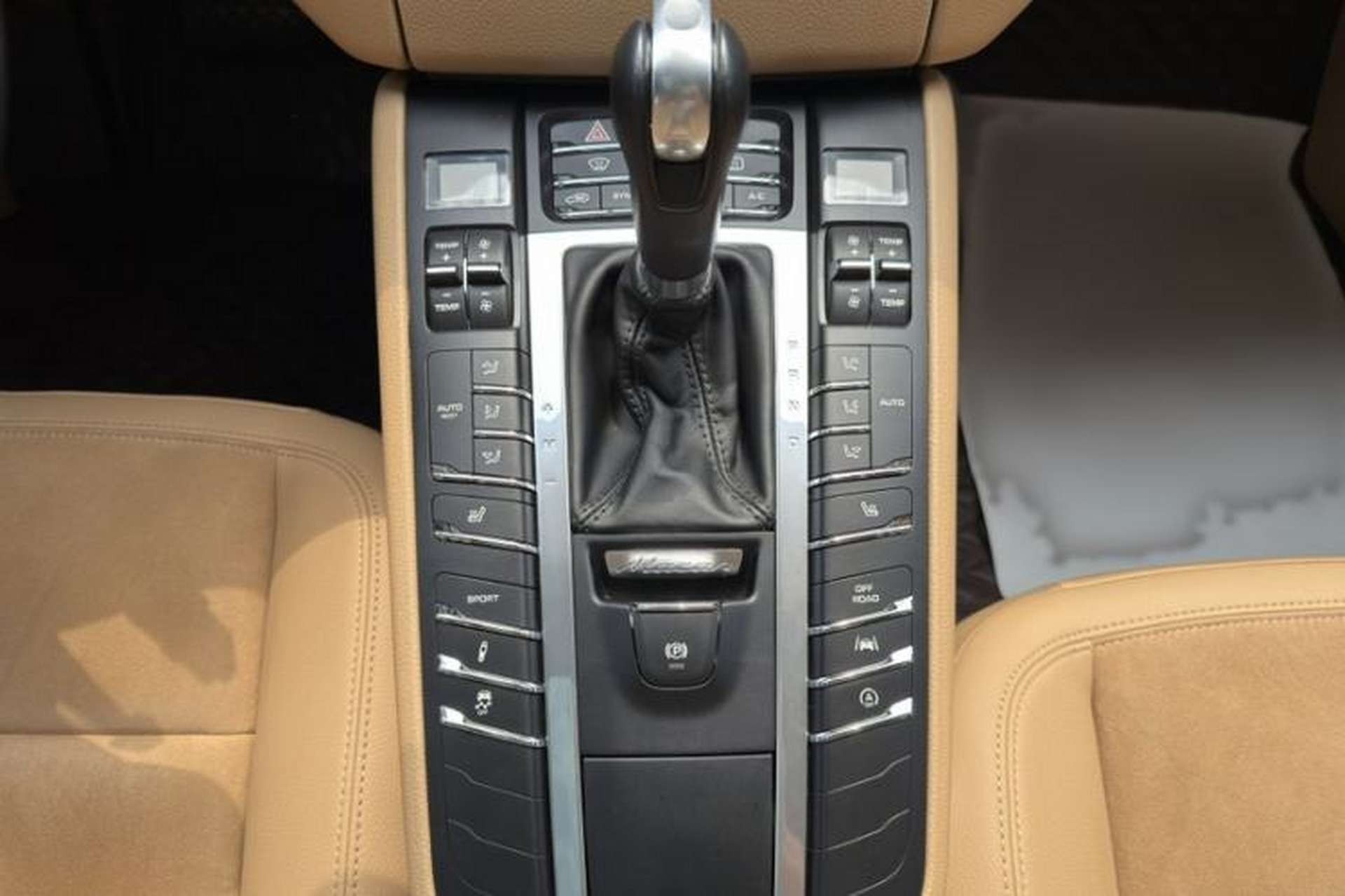 Used Porsche Macan 2017 Macan 2.0T Interior 9