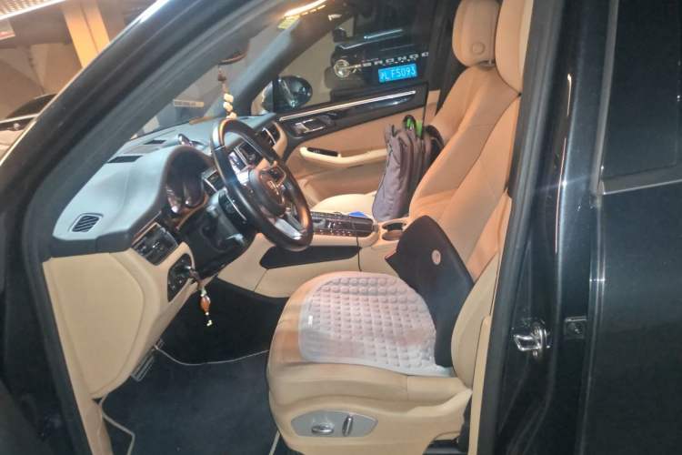 Used Porsche Macan 2017 Macan S 3.0T Left Front Seat
