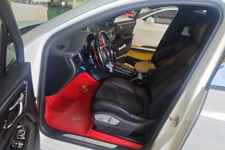 Used Porsche Macan 2017 Macan 2.0T Left Front Seat