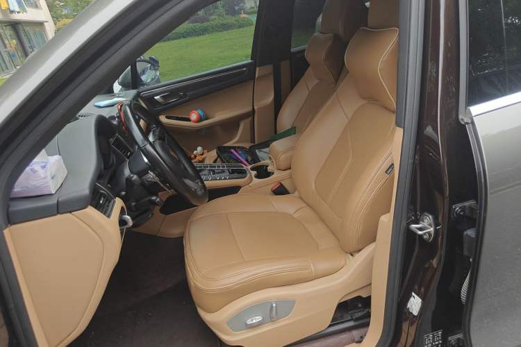 Used Porsche Macan 2017 Macan 2.0T Left Front Seat