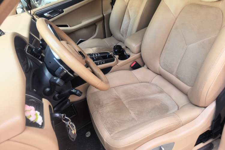 Used Porsche Macan 2017 Macan 2.0T Left Front Seat