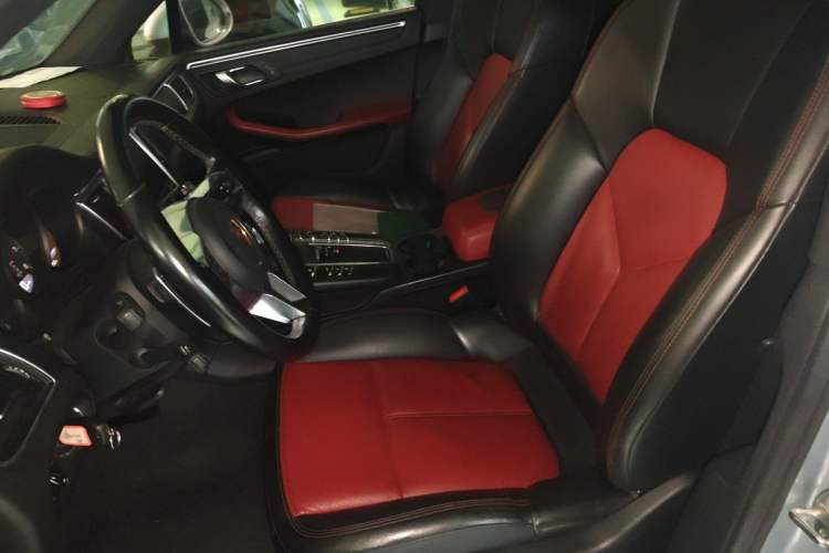 Used Porsche Macan 2017 Macan 2.0T Left Front Seat