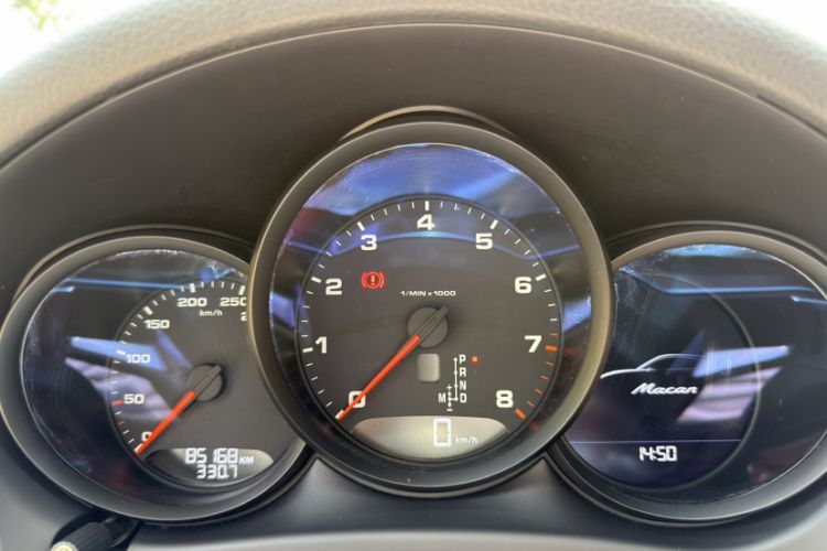 Used Porsche Macan 2017 Macan 2.0T Odometer Close Up