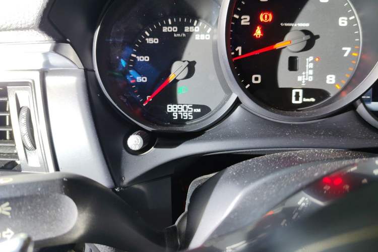 Used Porsche Macan 2017 Macan 2.0T Odometer Close Up