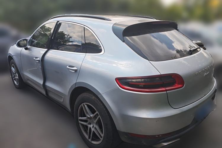 Used Porsche Macan 2017 Macan 2.0T Rear Left 45 Deg