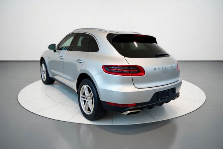 Used Porsche Macan 2017 Macan 2.0T Rear Left 45 Deg