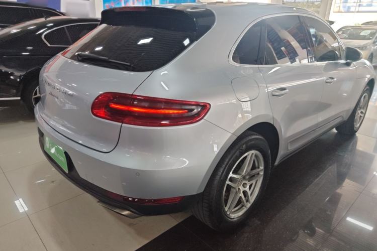 Used Porsche Macan 2017 Macan 2.0T Rear Right 45 Deg