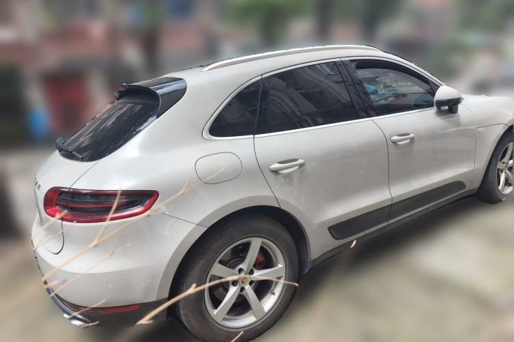 Used Porsche Macan 2017 Macan 2.0T Rear Right 45 Deg
