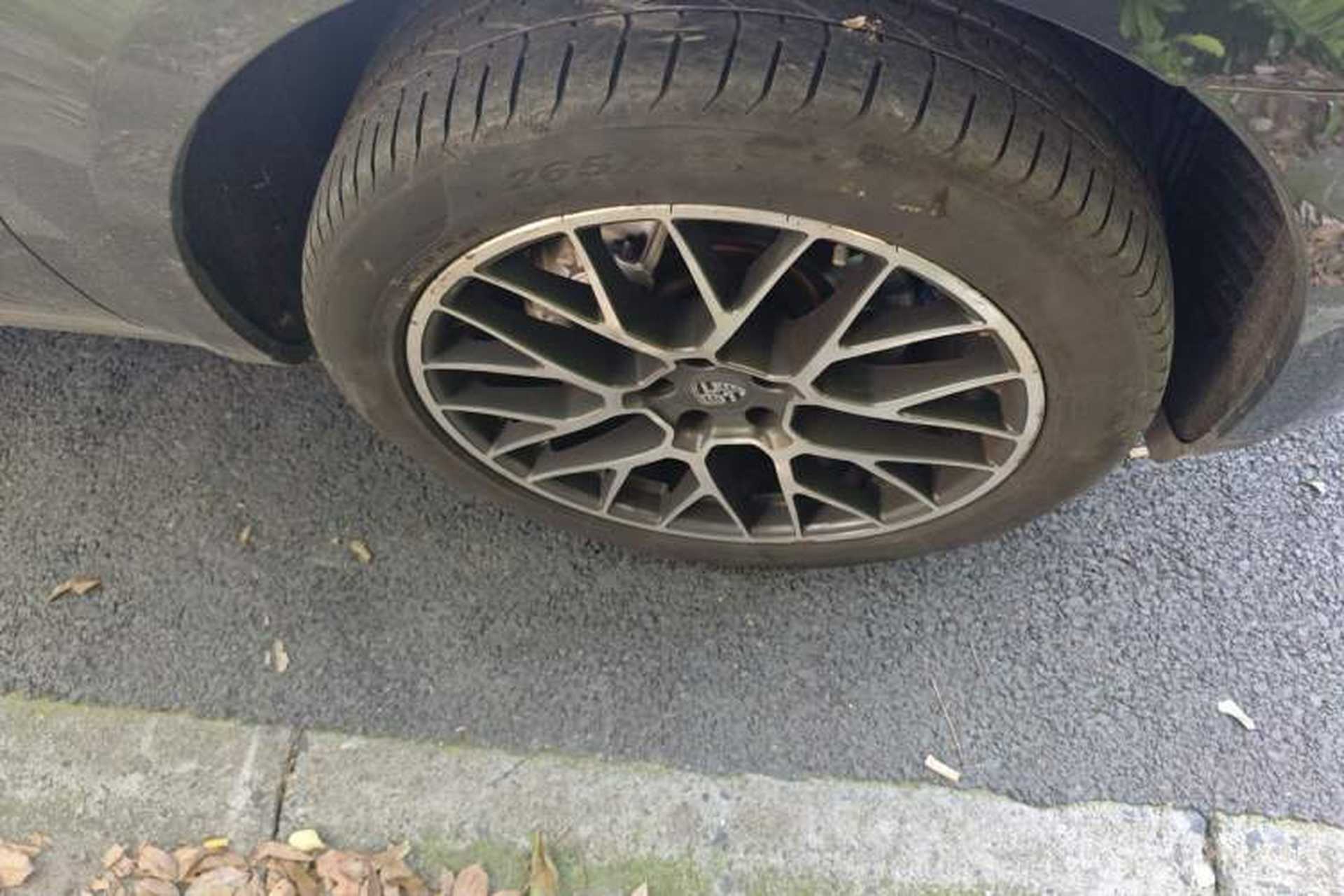 Used Porsche Macan 2017 Macan S 3.0T Right Front Wheel Hub