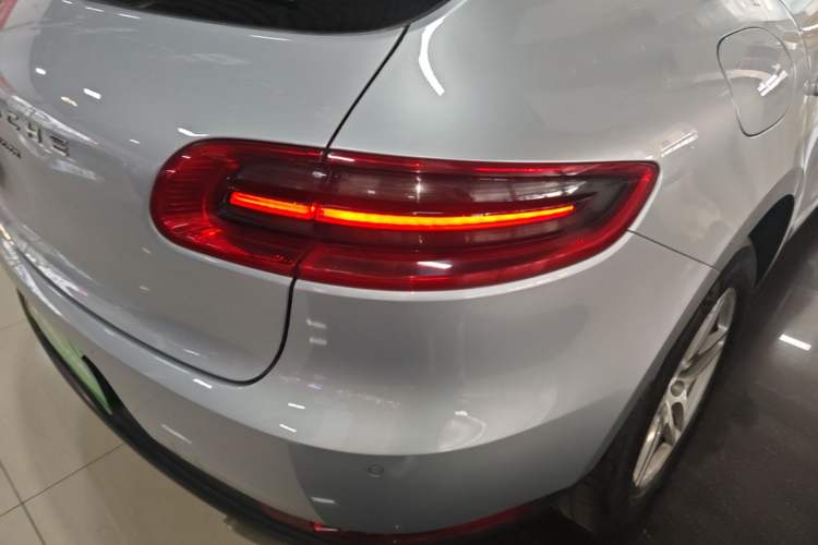 Used Porsche Macan 2017 Macan 2.0T Right Rear Taillight
