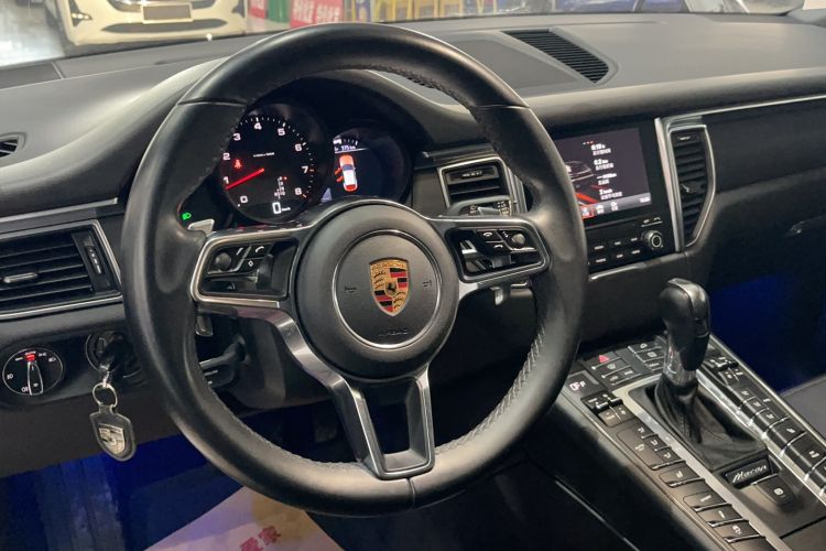 Used Porsche Macan 2017 Macan 2.0T Steering Wheel