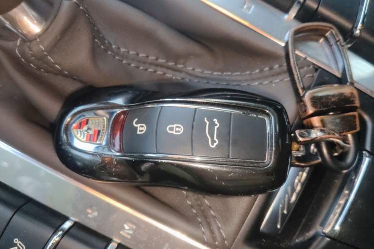 Used Porsche Macan 2017 Macan 2.0T Vehicle Key