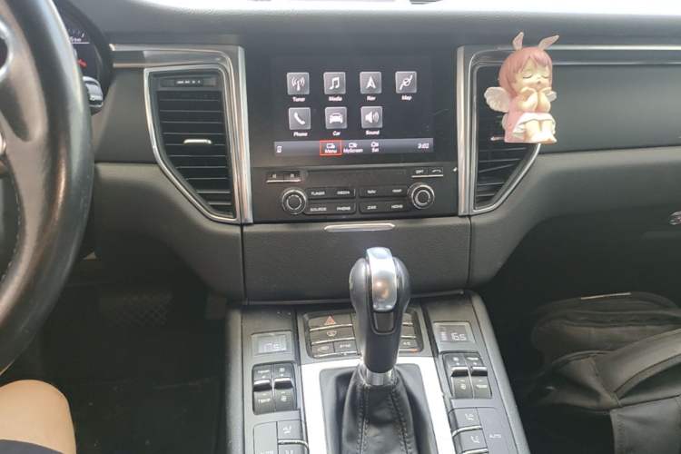 Used Porsche Macan 2017 Macan 2.0T Audio And AC Panel