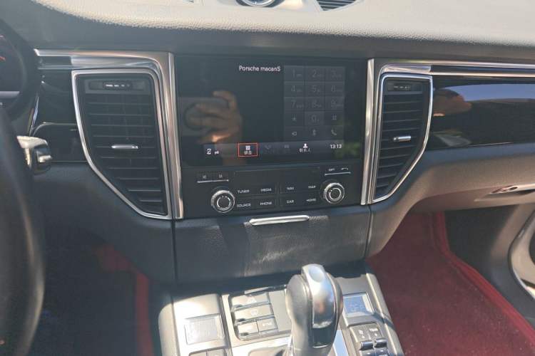 Used Porsche Macan 2017 Macan S 3.0T Audio And AC Panel