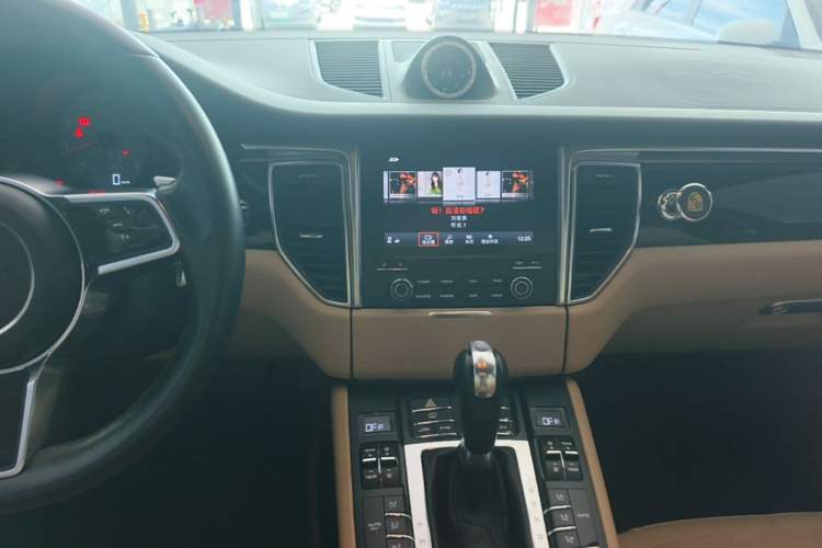Used Porsche Macan 2017 Macan S 3.0T Audio And AC Panel