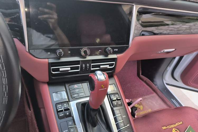 Used Porsche Macan 2017 Macan 2.0T Audio And AC Panel