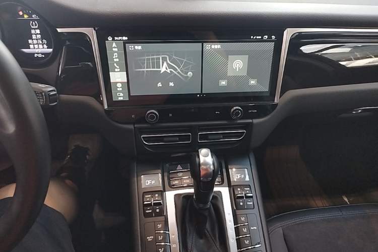 Used Porsche Macan 2017 Macan S 3.0T Audio And AC Panel