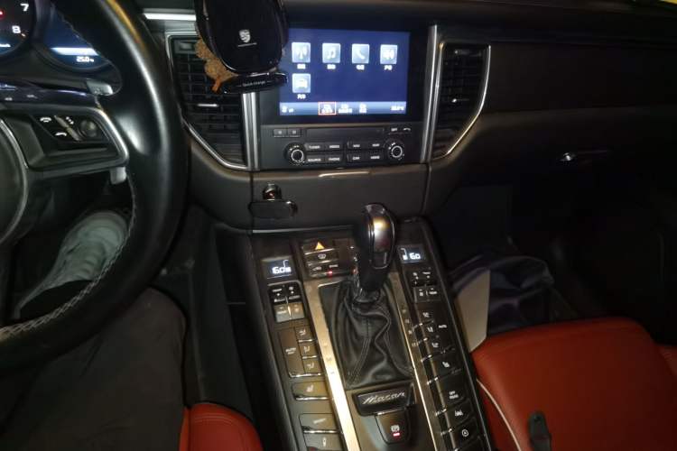 Used Porsche Macan 2017 Macan 2.0T Audio And AC Panel