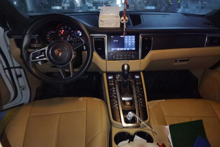 Used Porsche Macan 2017 Macan 2.0T Center Console