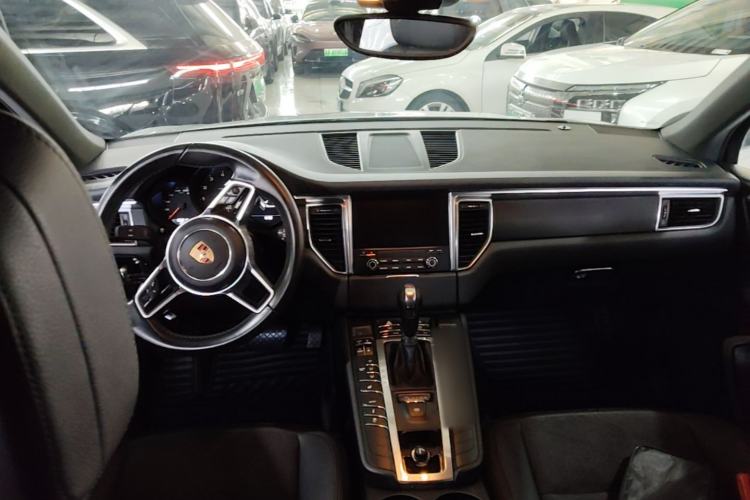 Used Porsche Macan 2017 Macan 2.0T Center Console