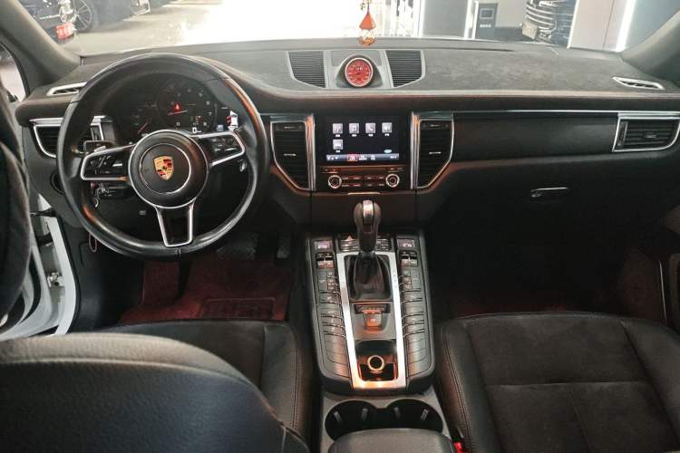 Used Porsche Macan 2017 Macan 2.0T Center Console