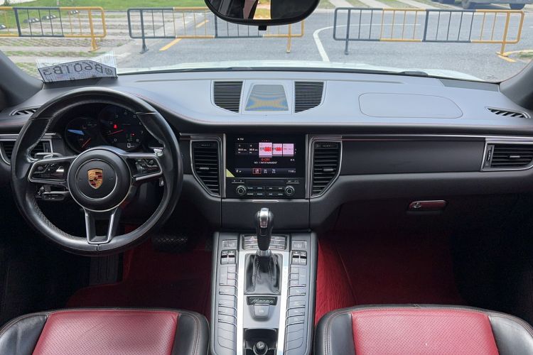 Used Porsche Macan 2017 Macan 2.0T Center Console
