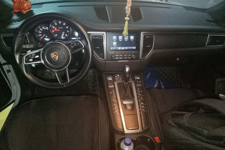 Used Porsche Macan 2017 Macan 2.0T Center Console