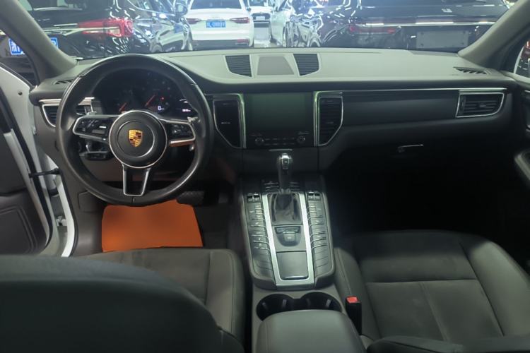 Used Porsche Macan 2017 Macan 2.0T Center Console