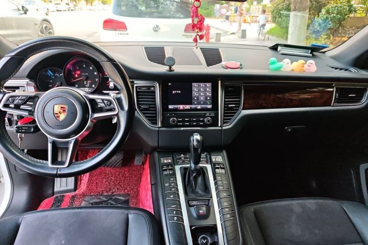 Used Porsche Macan 2017 Macan 2.0T Center Console