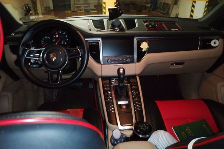 Used Porsche Macan 2017 Macan 2.0T Center Console