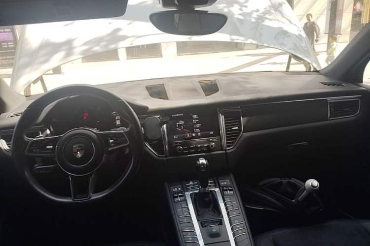Used Porsche Macan 2017 Macan 2.0T Center Console