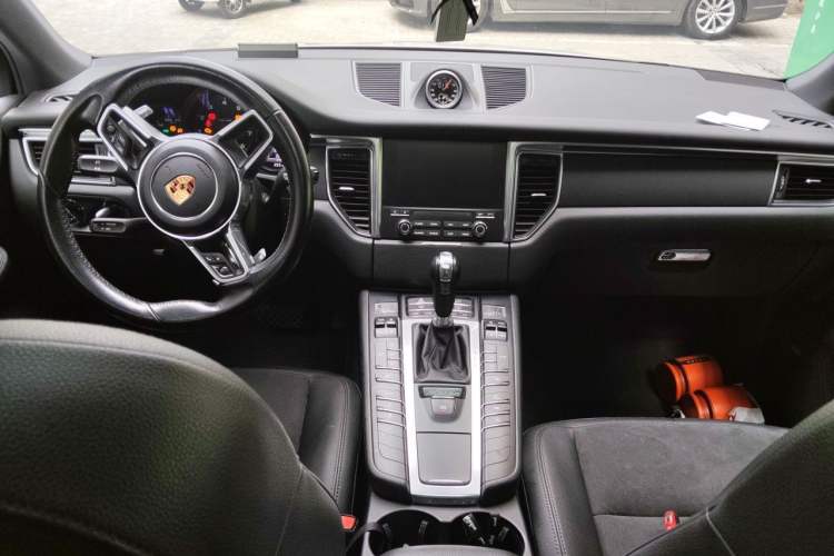Used Porsche Macan 2017 Macan 2.0T Center Console