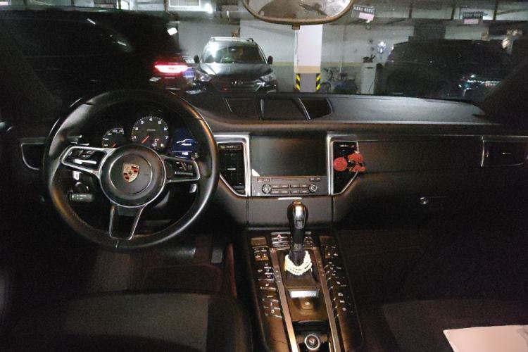 Used Porsche Macan 2017 Macan 2.0T Center Console