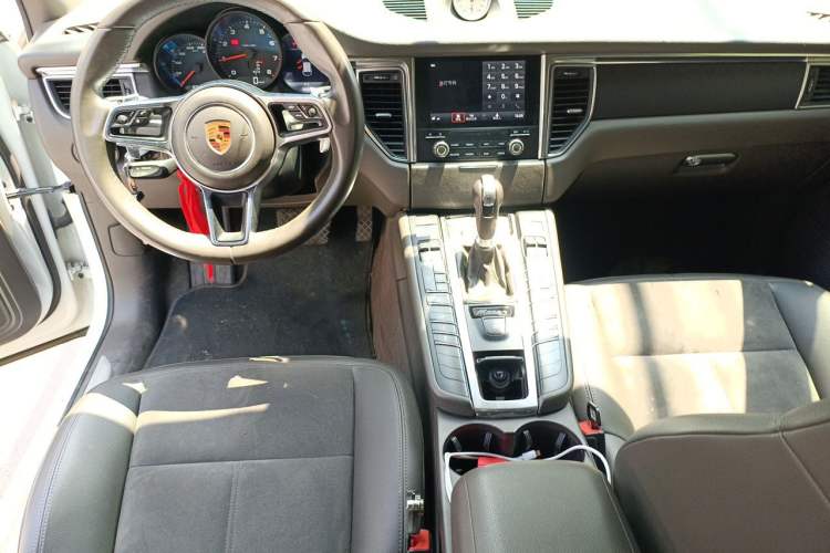 Used Porsche Macan 2017 Macan 2.0T Center Console