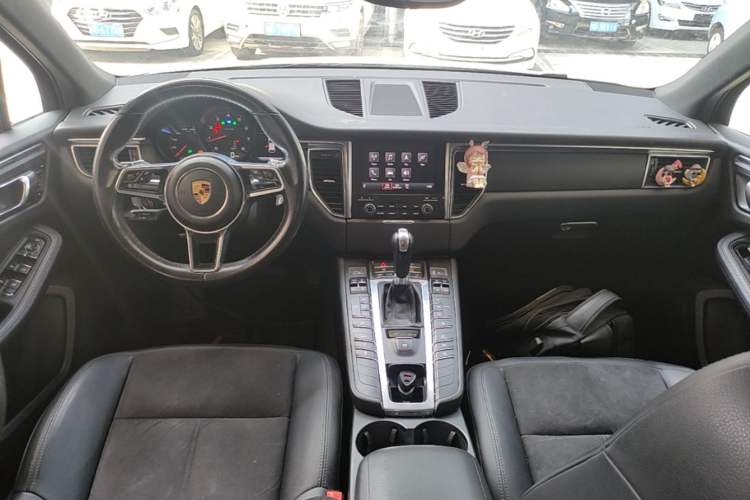 Used Porsche Macan 2017 Macan 2.0T Center Console