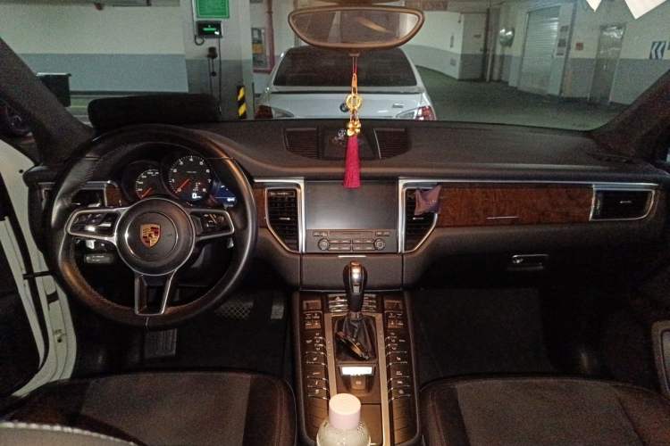 Used Porsche Macan 2017 Macan 2.0T Center Console