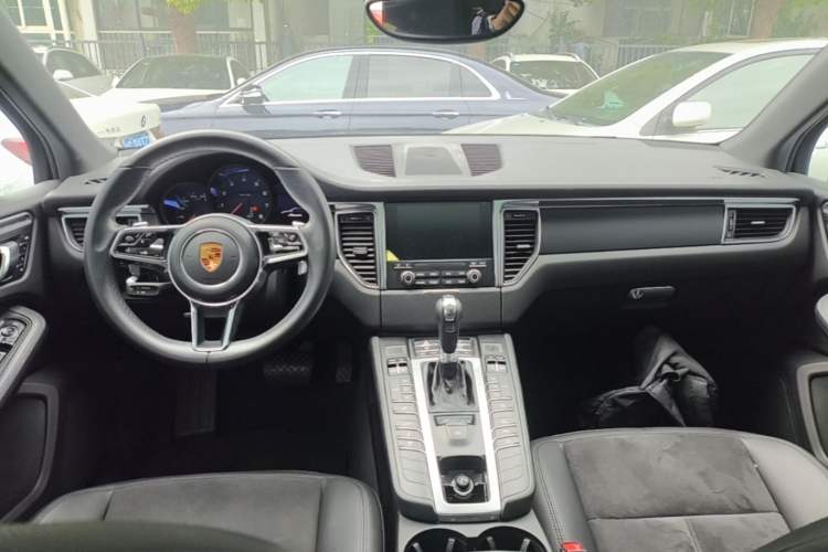 Used Porsche Macan 2017 Macan 2.0T Center Console