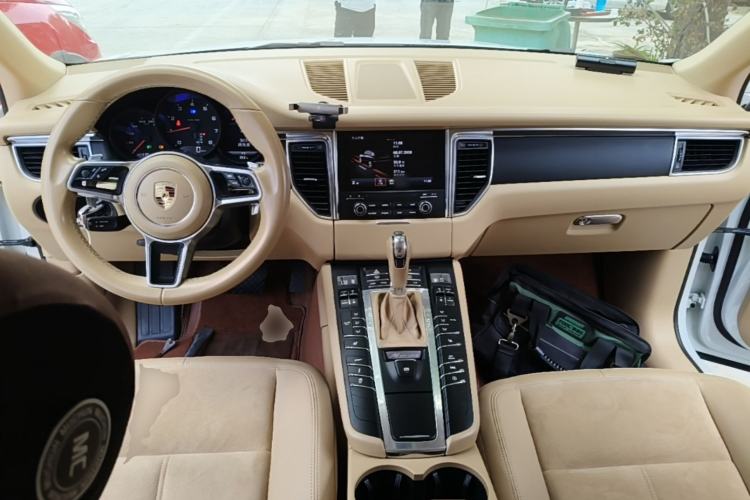 Used Porsche Macan 2017 Macan 2.0T Center Console