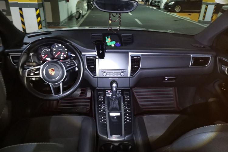 Used Porsche Macan 2017 Macan 2.0T Center Console