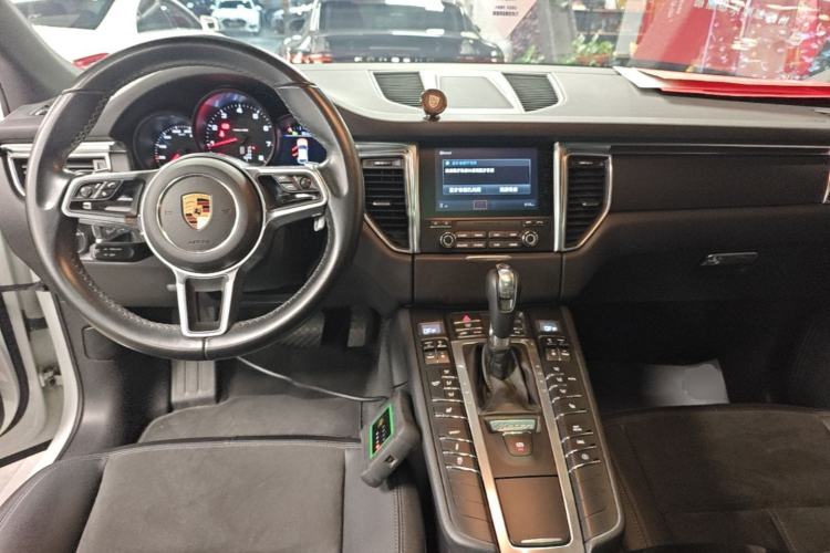 Used Porsche Macan 2017 Macan 2.0T Center Console