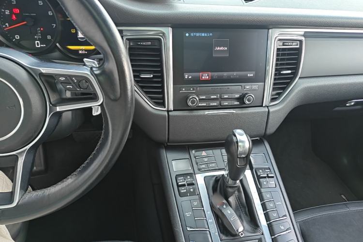 Used Porsche Macan 2017 Macan 2.0T Center Console