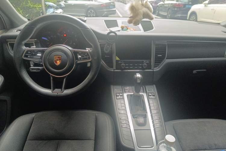 Used Porsche Macan 2017 Macan 2.0T Center Console