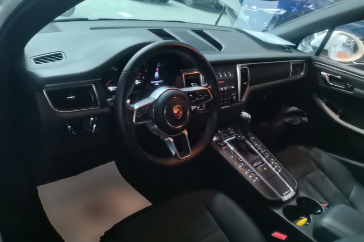 Used Porsche Macan 2017 Macan 2.0T Center Console