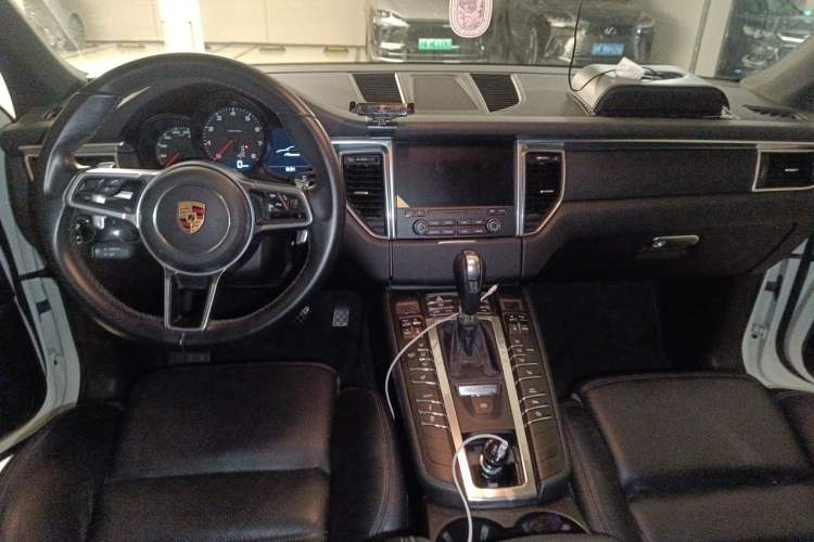 Used Porsche Macan 2017 Macan 2.0T Center Console