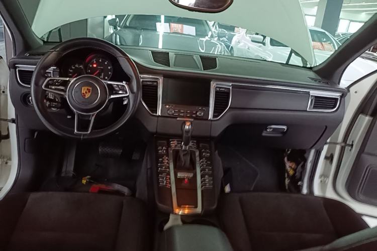 Used Porsche Macan 2017 Macan 2.0T Center Console