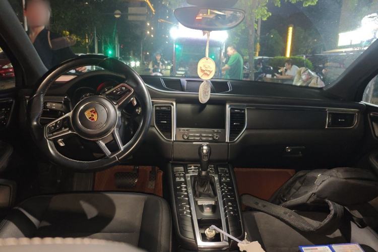 Used Porsche Macan 2017 Macan 2.0T Center Console