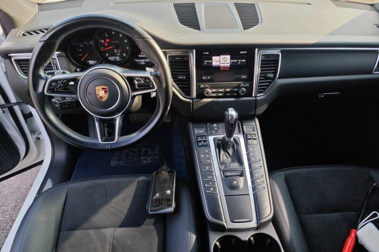 Used Porsche Macan 2017 Macan 2.0T Center Console