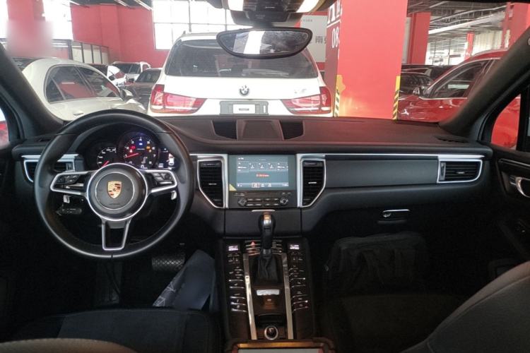 Used Porsche Macan 2017 Macan 2.0T Center Console